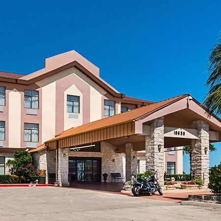 Quality Inn & Suites Buda Eksteriør bilde