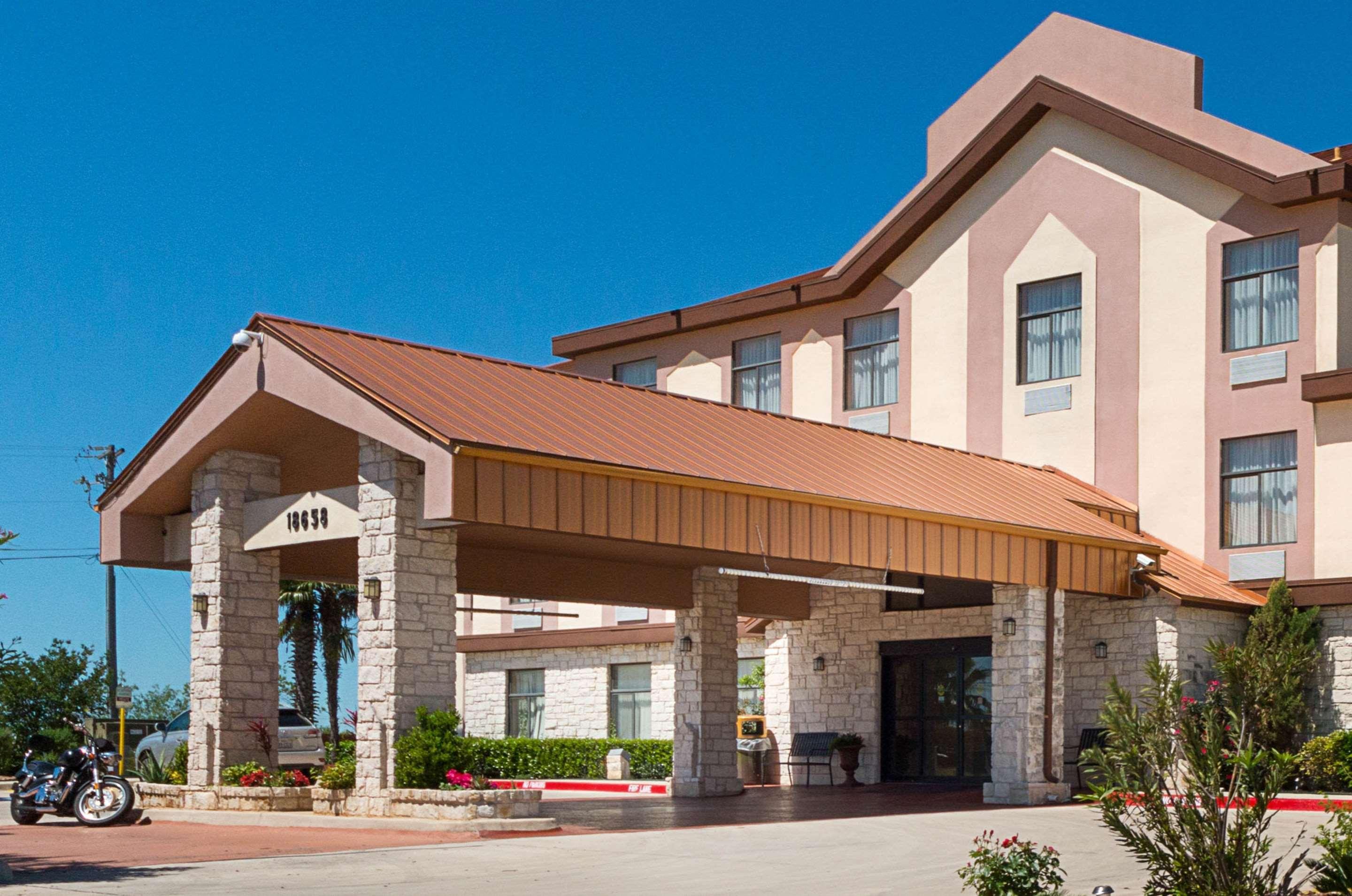 Quality Inn & Suites Buda Eksteriør bilde