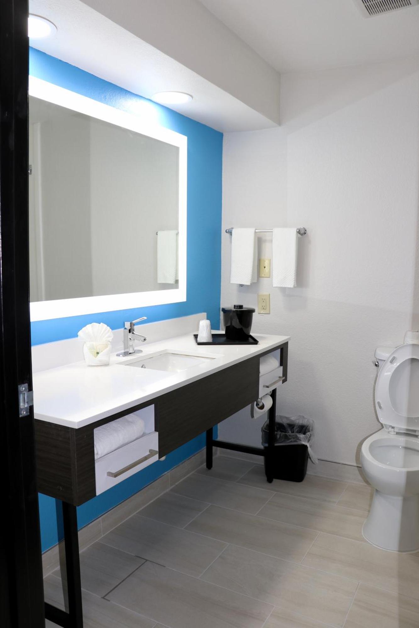 Quality Inn & Suites Buda Eksteriør bilde
