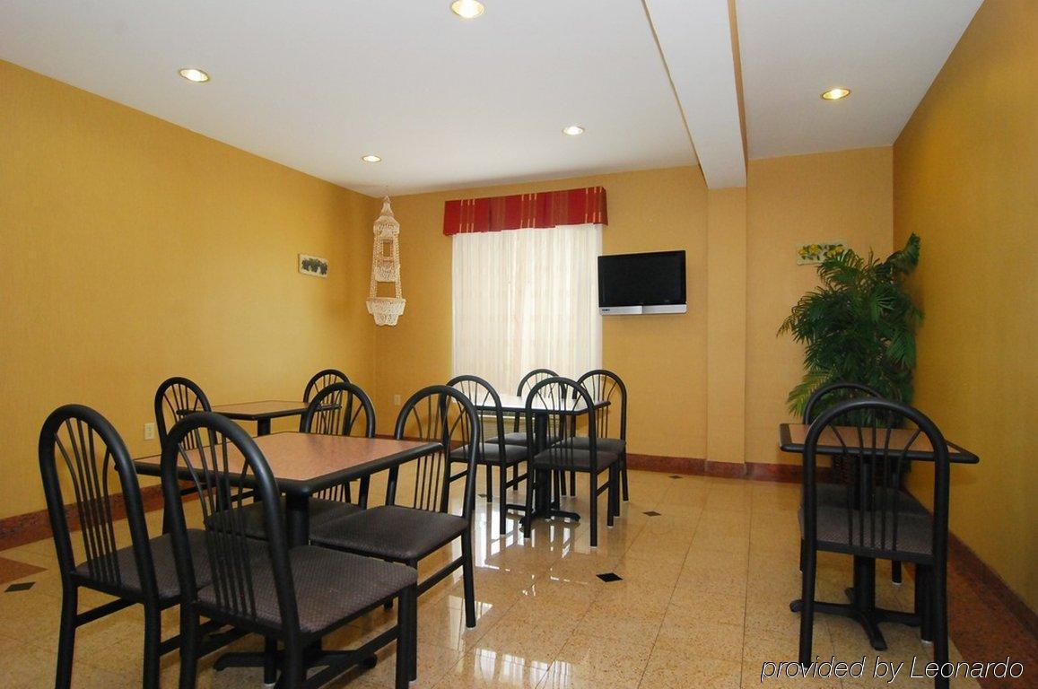 Quality Inn & Suites Buda Restaurant bilde
